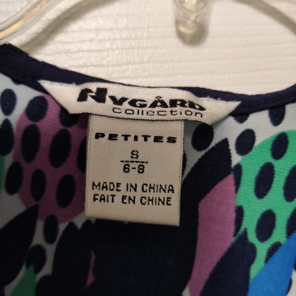 Nygard Collection. V-neck front top - Picture 4 of 7